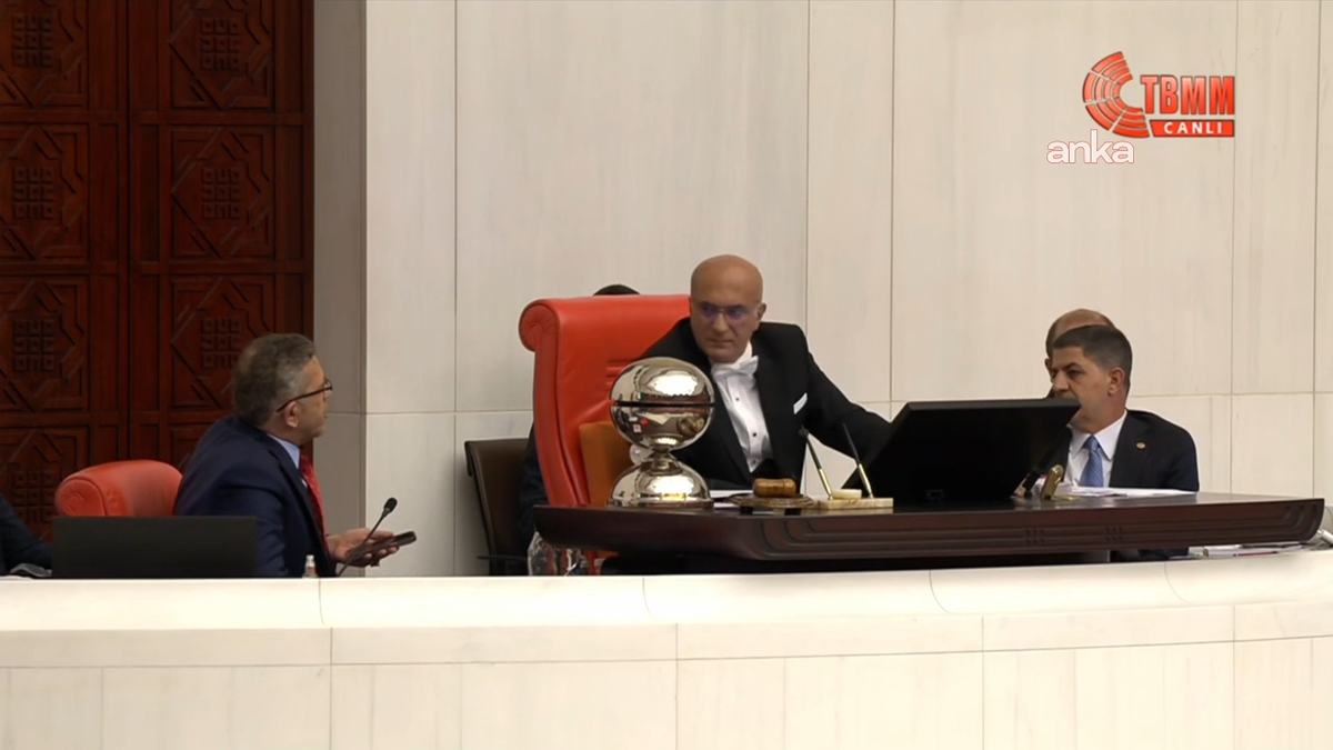 DEM Partili George Aslan Talat Paşa anıtını eleştirdi, oturuma ara verildi